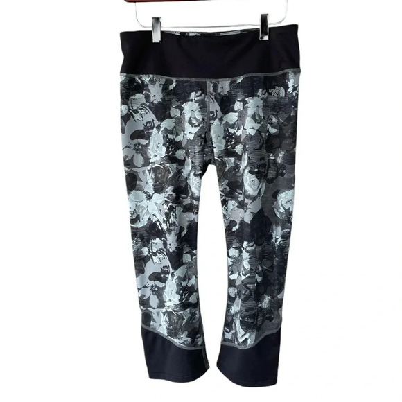 The North Face FlashDry Cropped Leggings L Black Gray Floral Print Activewear - Picture 1 of 12